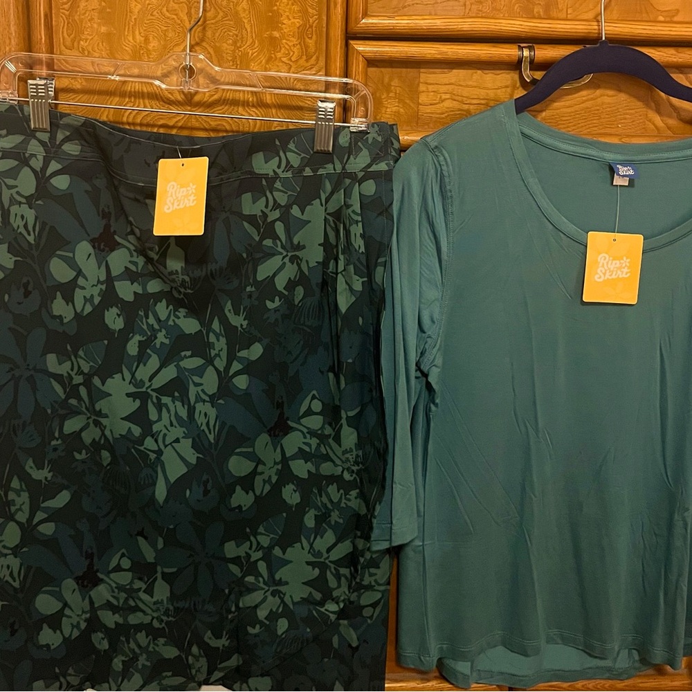 Hawaii RipSkirt- New with tags! Length 3 Medium; 3/4 Sleeve top Small